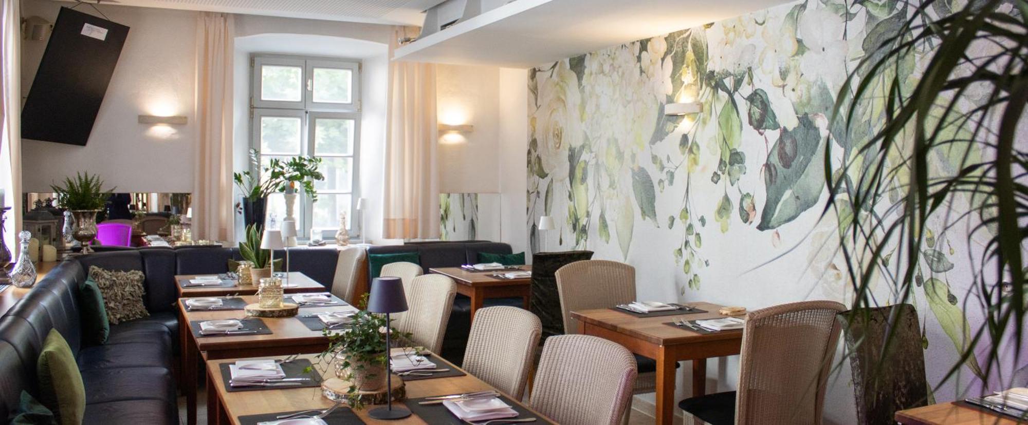 Landhotel Zum Schwanen Mit Restaurant Mona Liza Osthofen Dış mekan fotoğraf