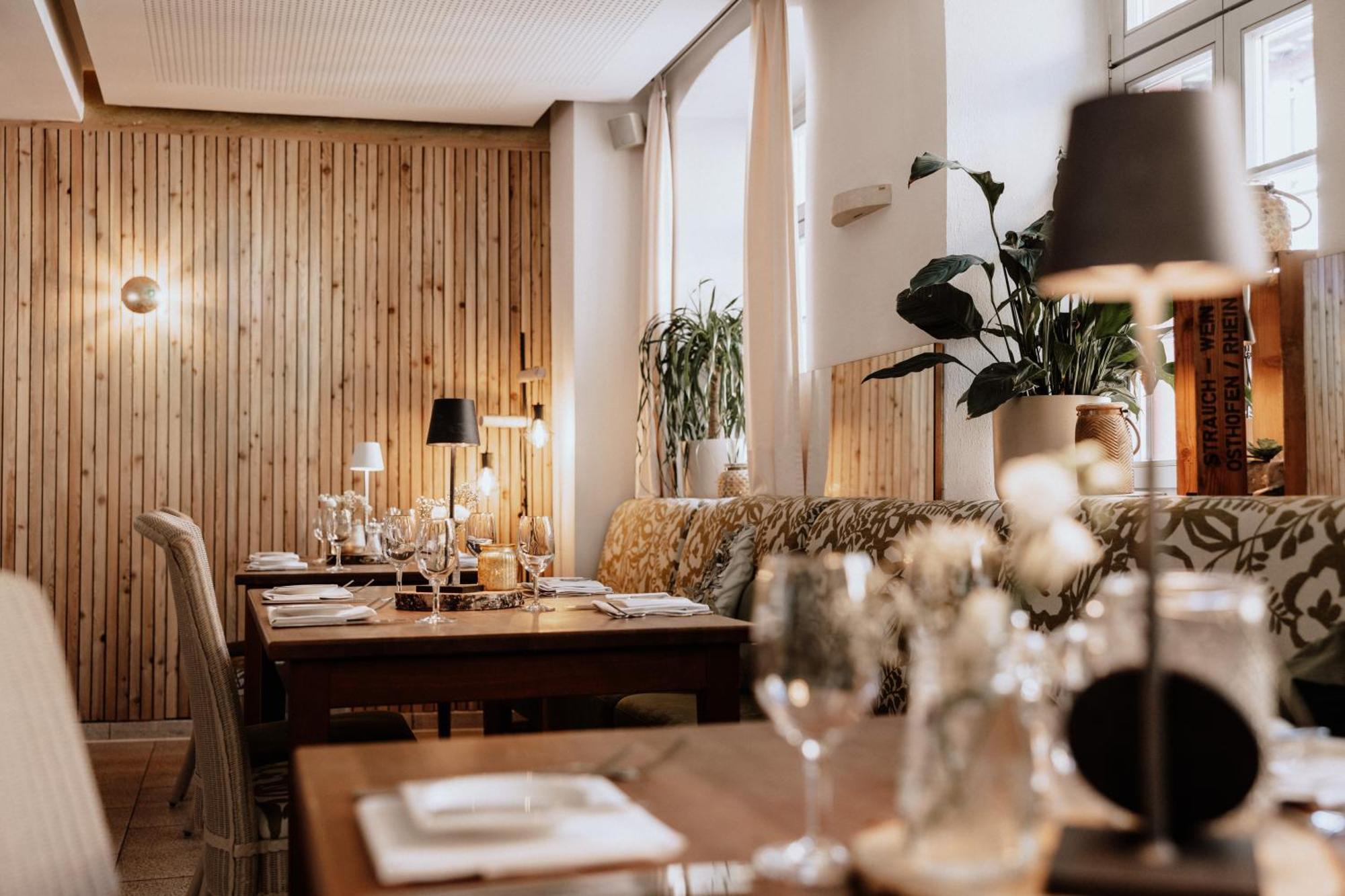 Landhotel Zum Schwanen Mit Restaurant Mona Liza Osthofen Dış mekan fotoğraf